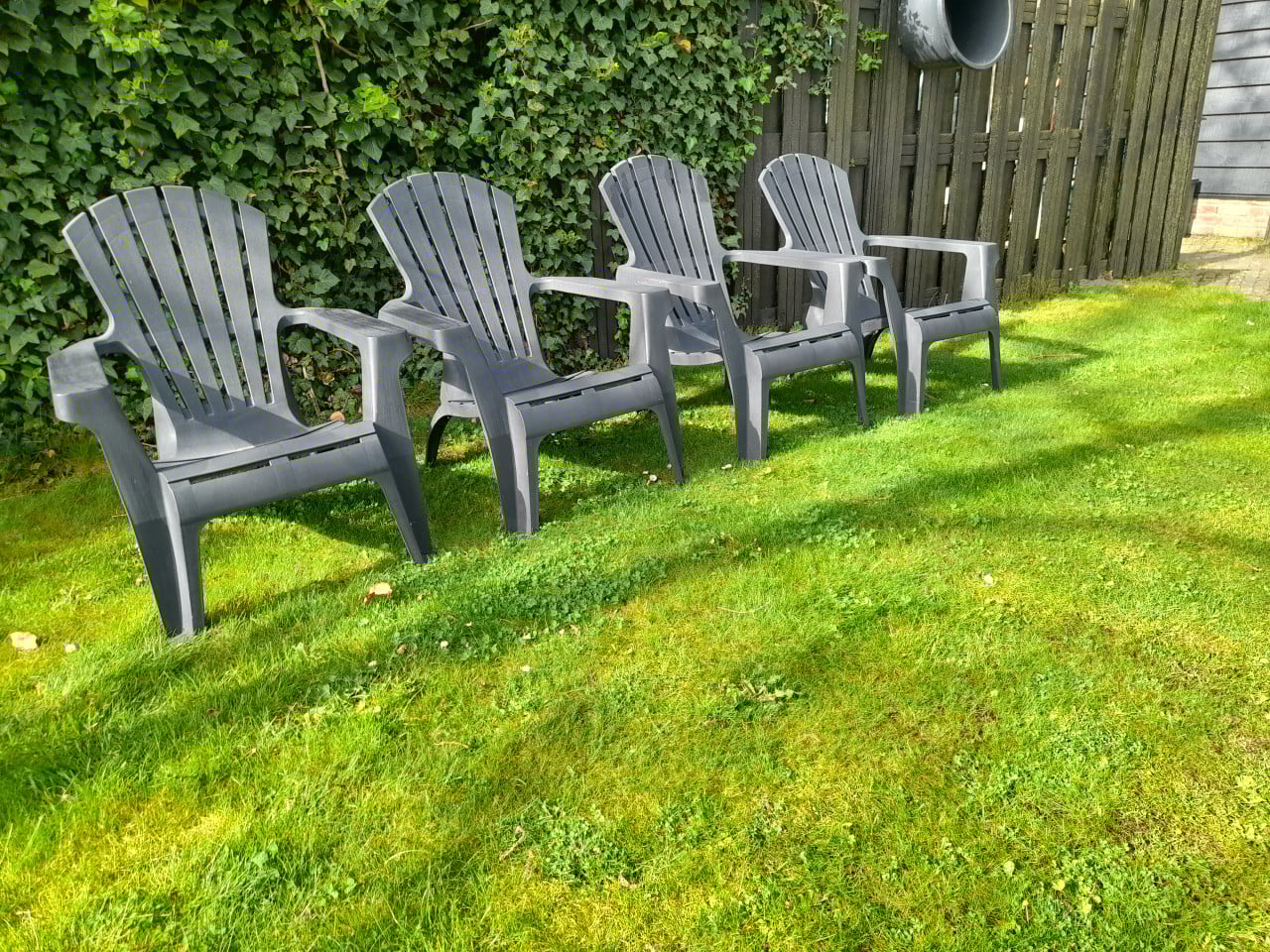 4 heerlijke tuinstoelen (in goede nette staat)