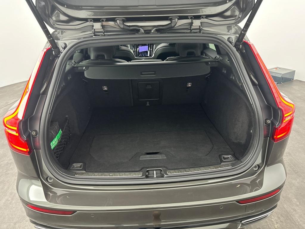 Volvo V60 t6 340pk recharge r-design| pano| b&w sound| adap.cruise| 360cam