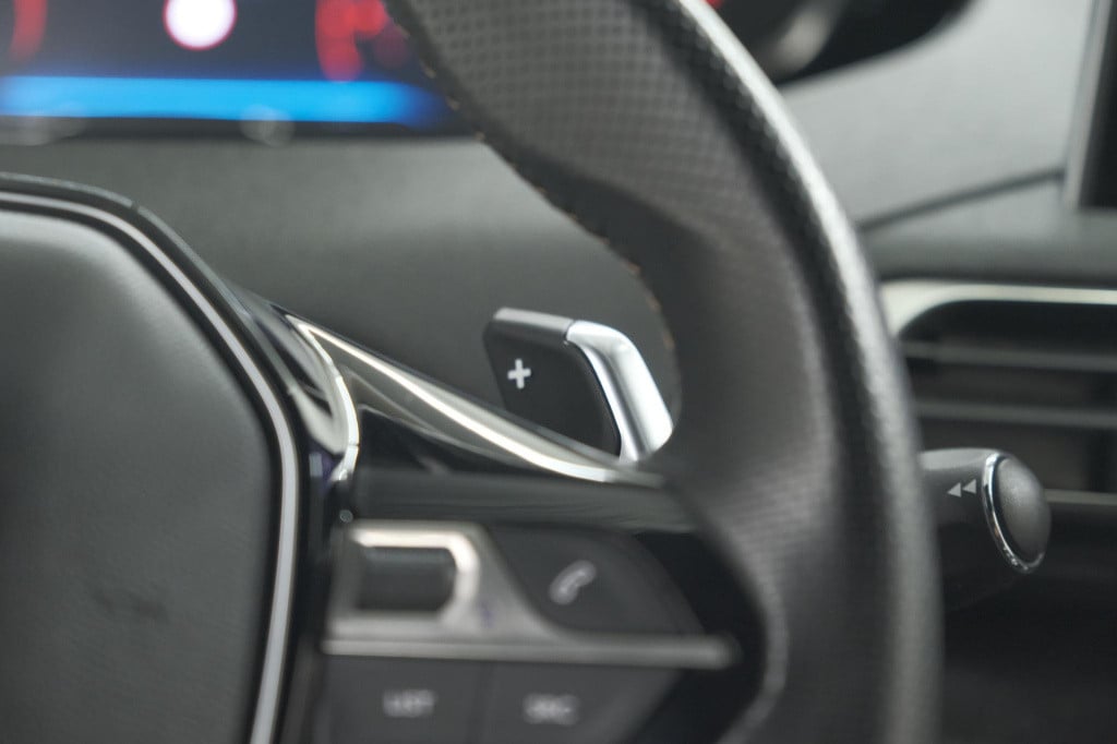 Peugeot 3008 puretech 130 gt-line | camera | dodehoekdetectie | navigatie |
