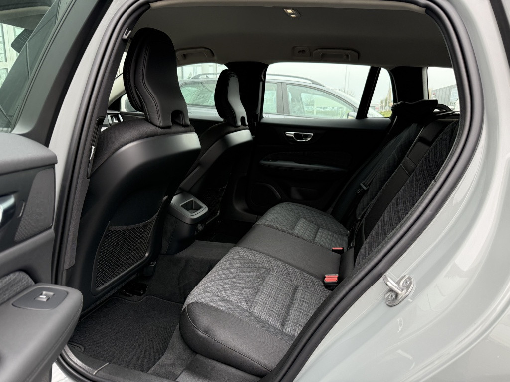 Volvo V60 b3 aut7 163pk essential ed| adap.cruise| camera| stoel.verw