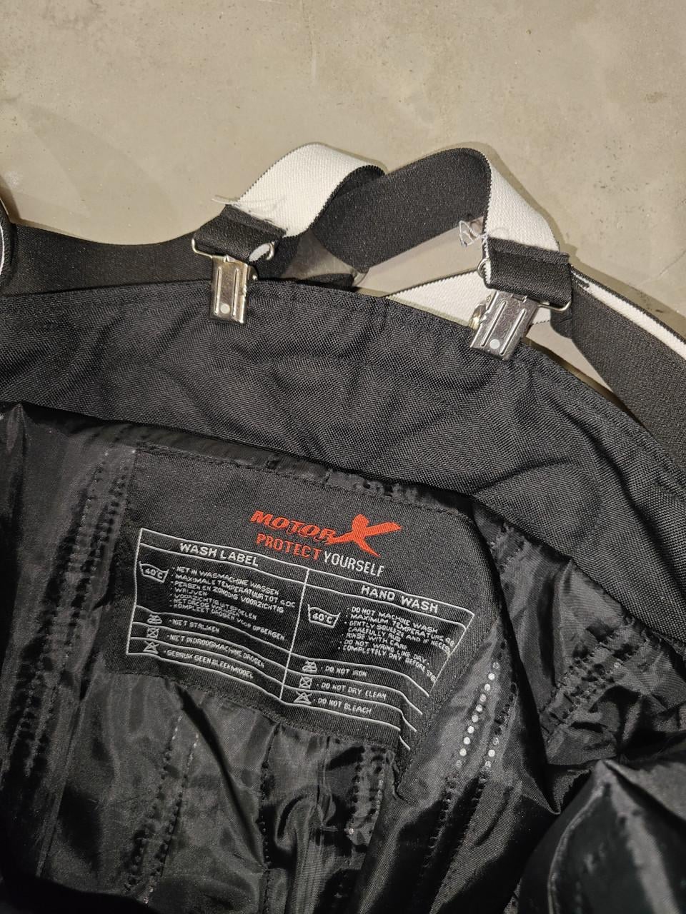 Complete Motoroutfit: Leren Jas, Broek, Handschoenen & Tas