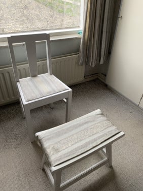 Stoel en bankje