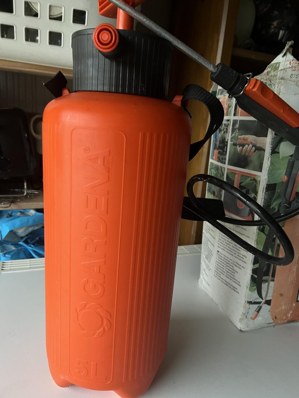 Nieuwe Gardena Comfort drukspuit van 5 liter één keer gebruikt.