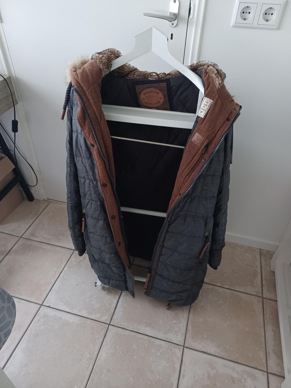 Elegante gewatteerde winterjas  Naketano met capuchon  maat XL