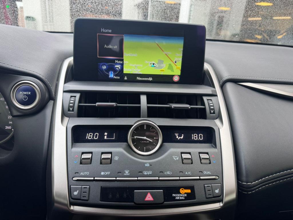 Lexus Nx 300h awd business line