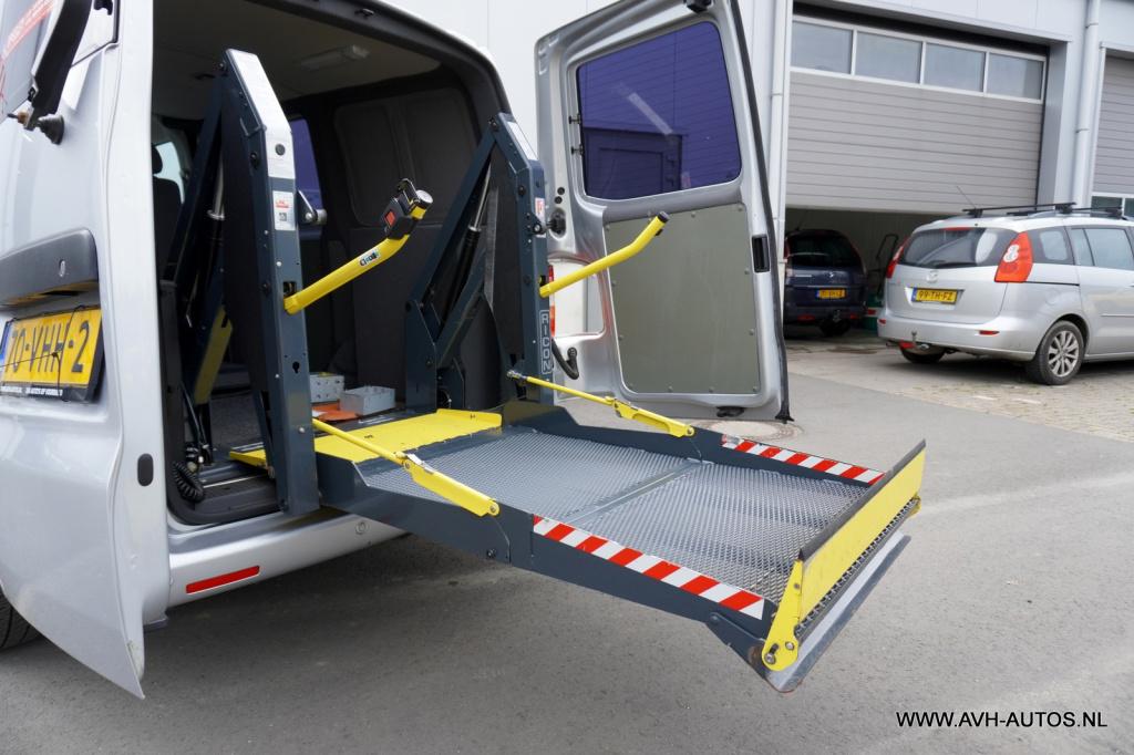 Volkswagen Transporter 2.5 tdi 300 trendline, rolstoelbus!