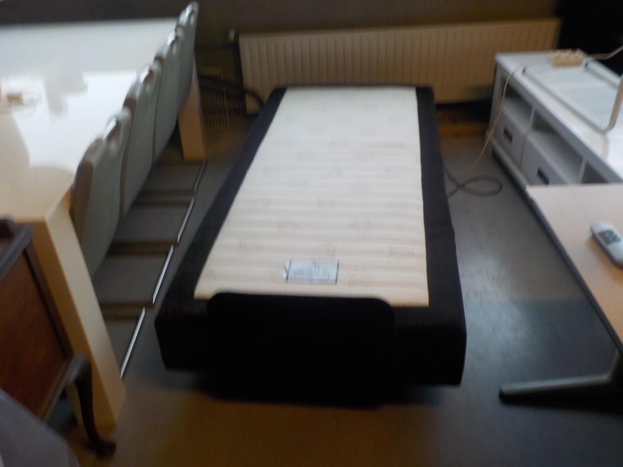 Elektrische boxspring 90 x 200 cm merk NOX in zeer goede staat