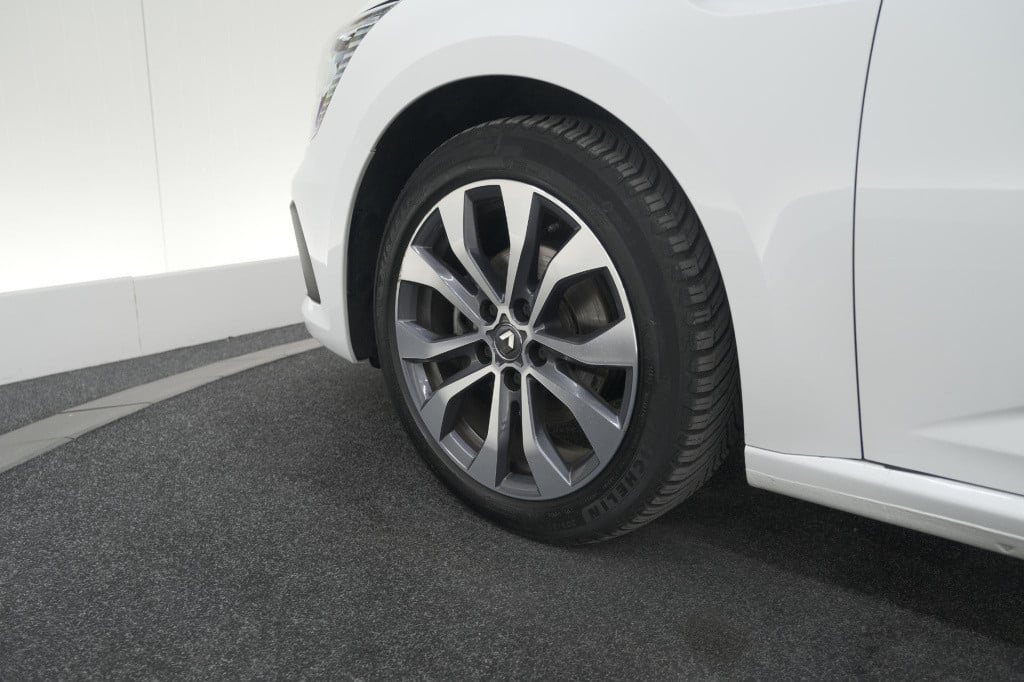 Renault Megane tce 140 edc techno | trekhaak | camera | navigatie | 9.3 inc