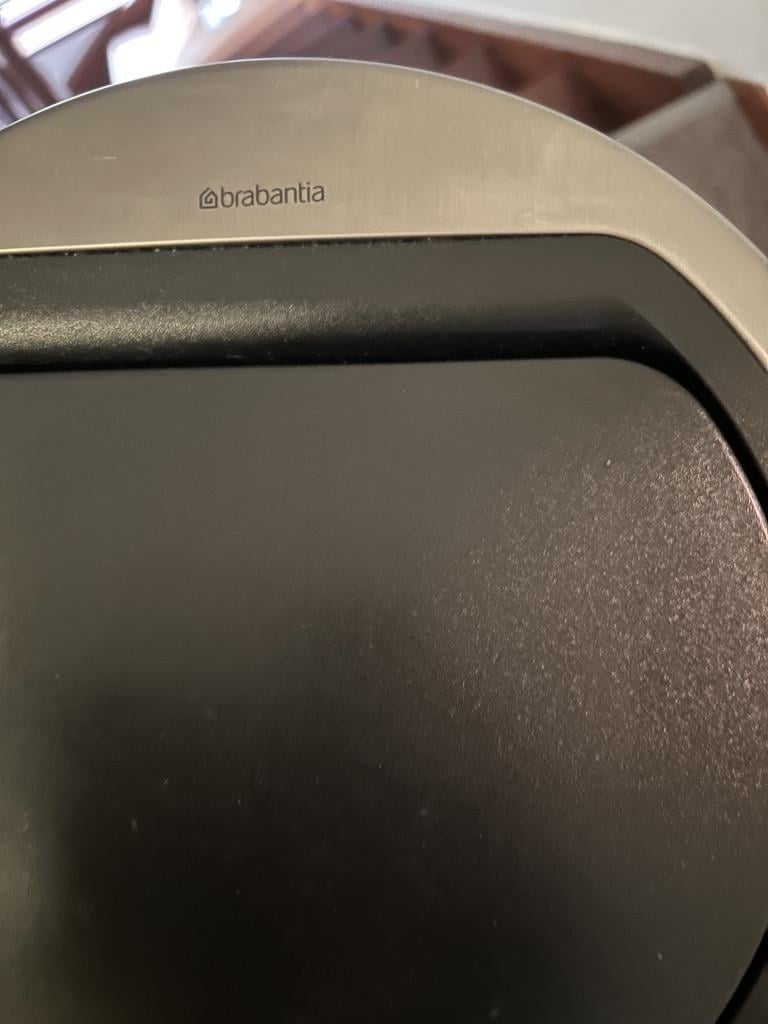 Brabantia  touch prullenbak