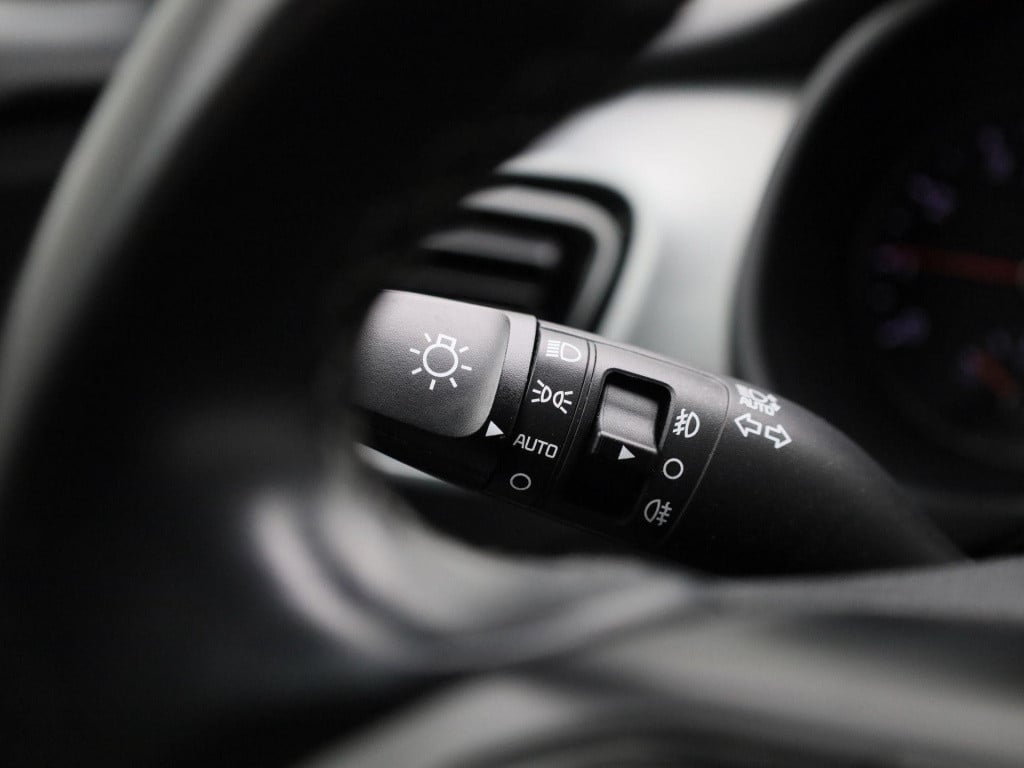 Kia Stonic 1.0 t-gdi mhev dynamicplusline | lmv | navigatie | parkeer senso