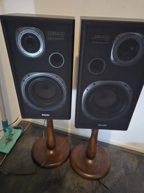 Philips luidsprekers in werkende staat. Model: LSB400.