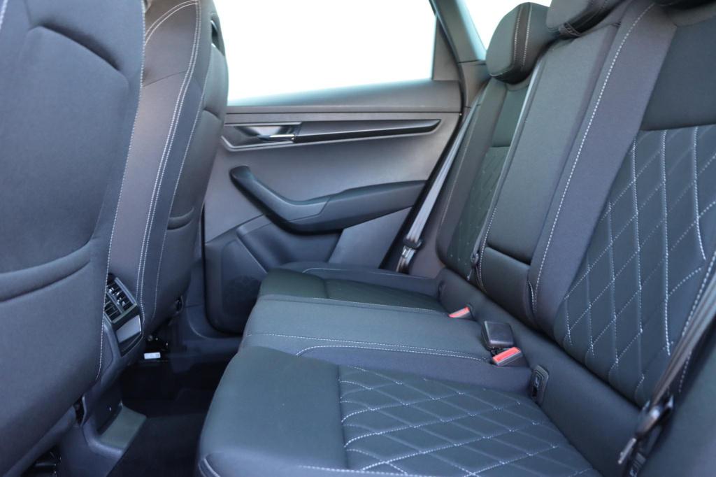 Skoda Karoq 1.5 tsi 150pk dsg7 sportline business trekhaak | camera | carpl