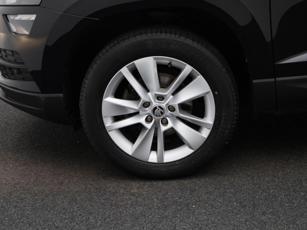 Skoda Karoq 1.0 tsi business edition | navigatie | apple carplay / android 