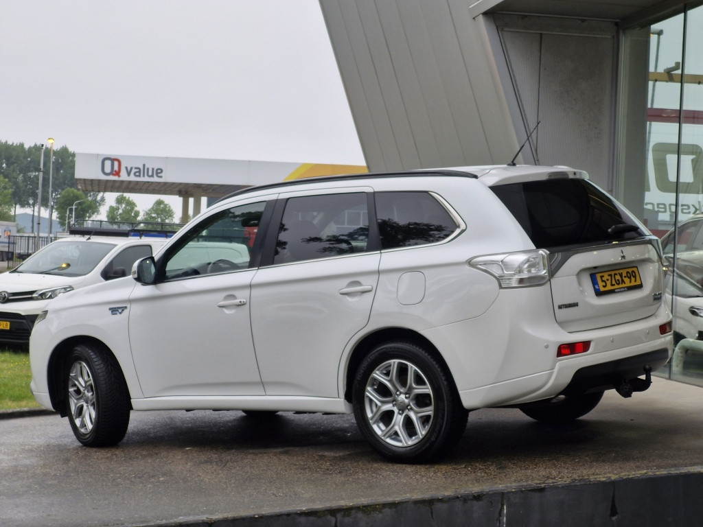 Mitsubishi Outlander 2.0 phev instyle+