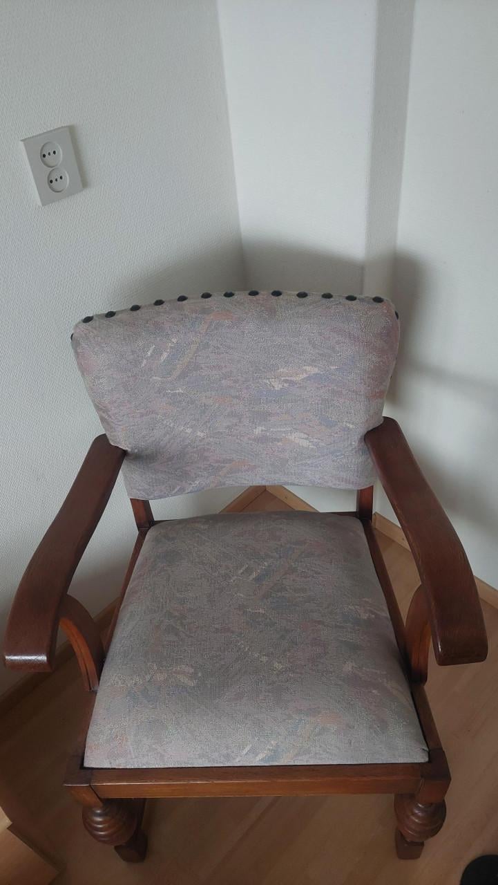 Mooie Antieke Armstoel