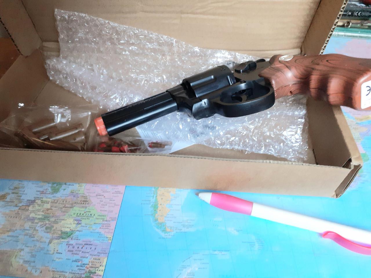 Revolver Speelgoed  24 cm lang en mooi en van plastic