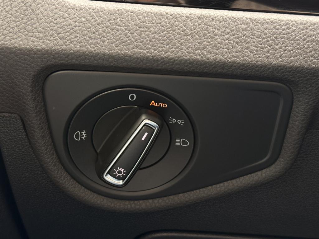 Volkswagen Touran 1.5 tsi highline business r 7p | acc | achteruitrijcamera