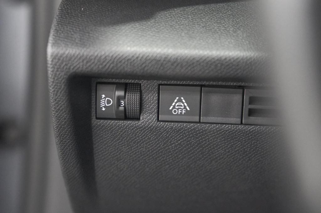 Citroen C4 puretech 130 feel | trekhaak | camera | allseason banden | clima