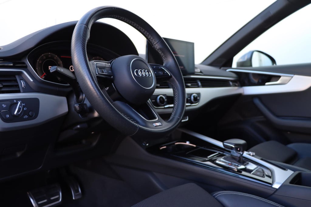 Audi A4 limousine 40 tfsi s edition