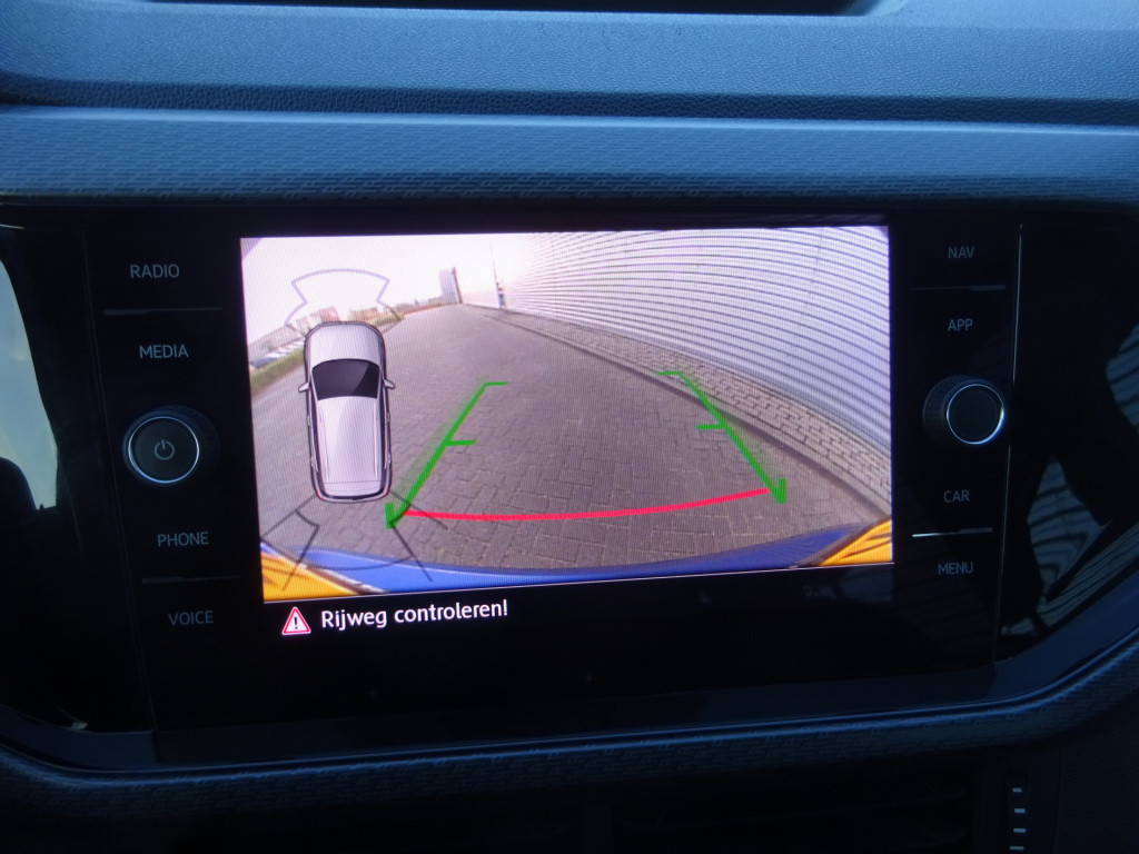 Volkswagen T-cross 1.0 tsi r-line virtual cockpit / camera / lm velgen / cl