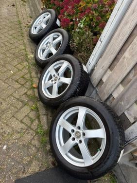 Winterbanden set 225/55R17