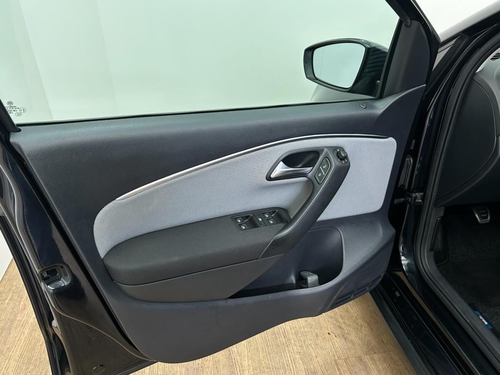 Volkswagen Polo occasion 1.2 tsi cross | zwart | tweedehands volkswagen pol