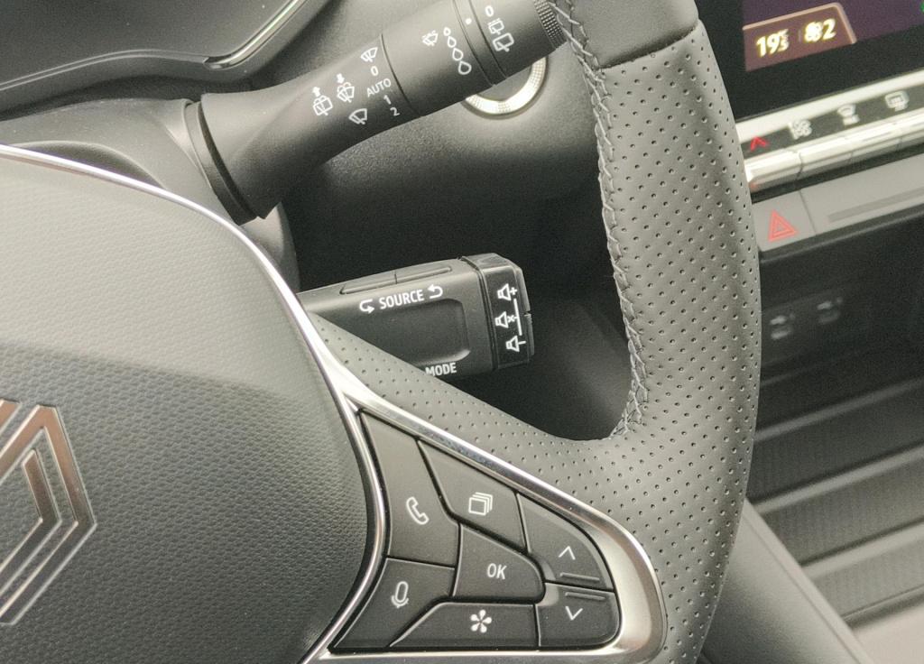 Renault Captur 1.8 e-tech full hybrid 160 techno - two-tone kleurstelling