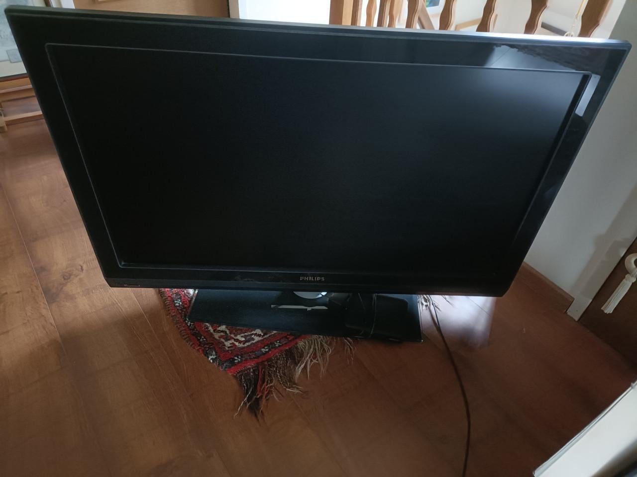 Philips tv met Humax kastje