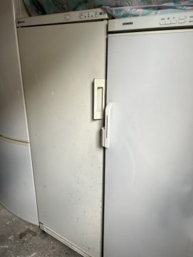 Vrieskast met 6 laden en 2 vakken 160x60 cm.