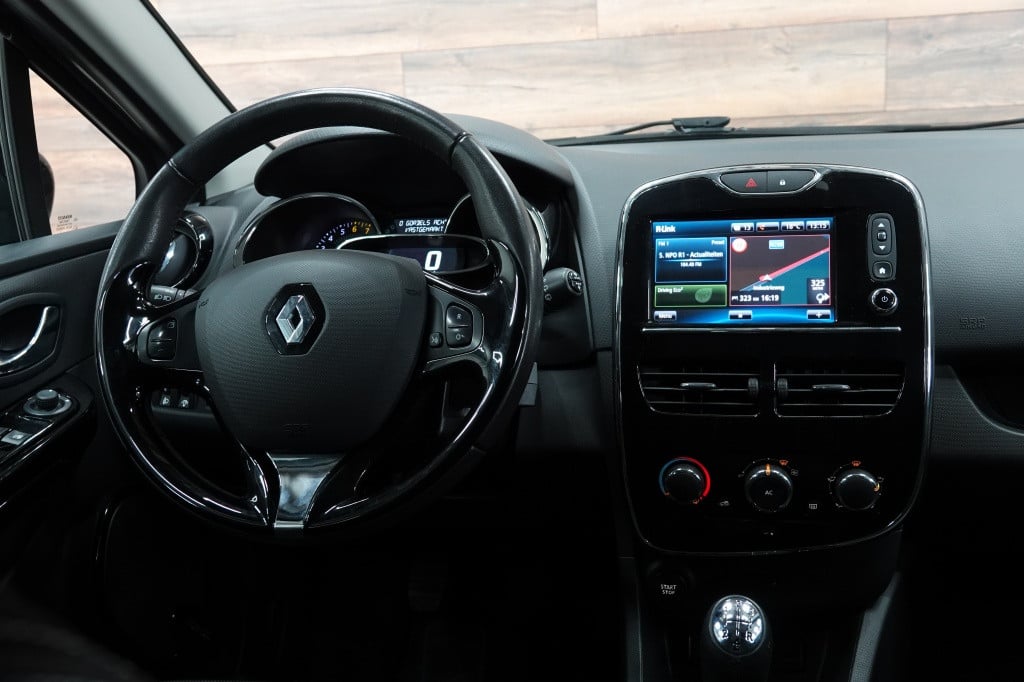 Renault Clio 0.9 tce expression | cruise | 16' | navi |