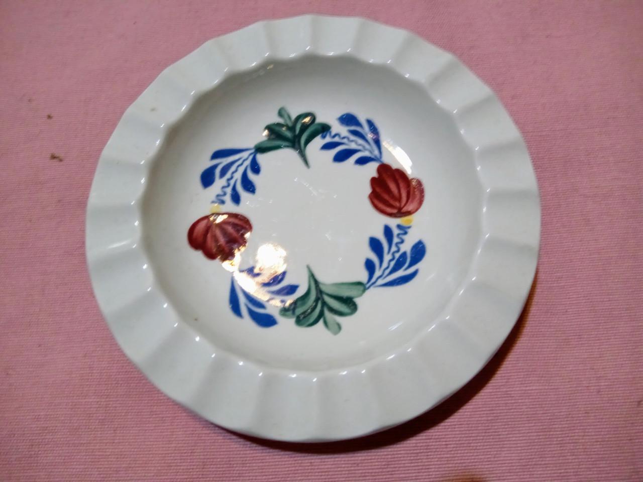 Veel oud Boerenbont. Villeroy en boch