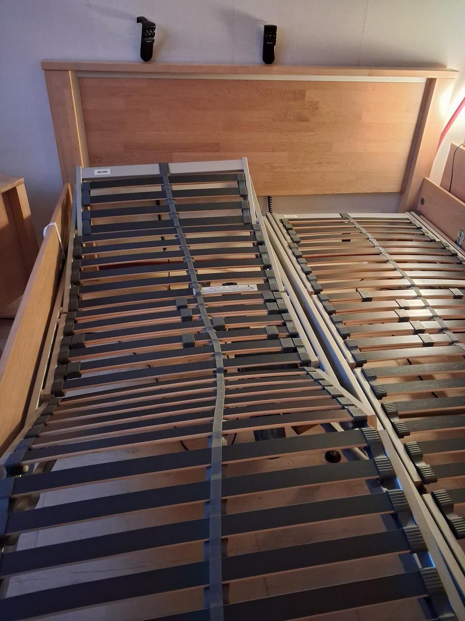 2 pers. Bed met electrisch verstelbaar lattenbodems