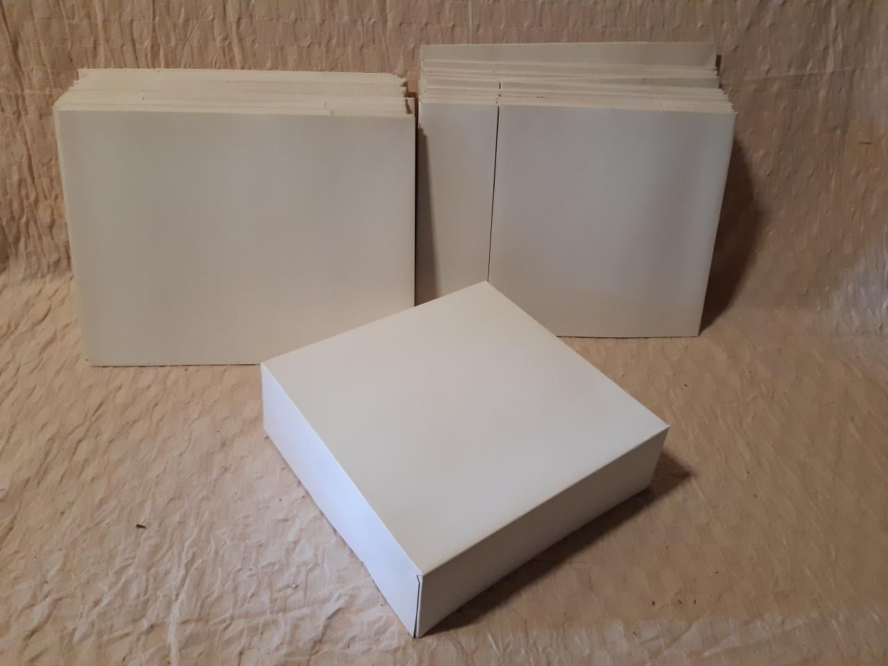 Taart- en cake dozen leeg, ongevouwen