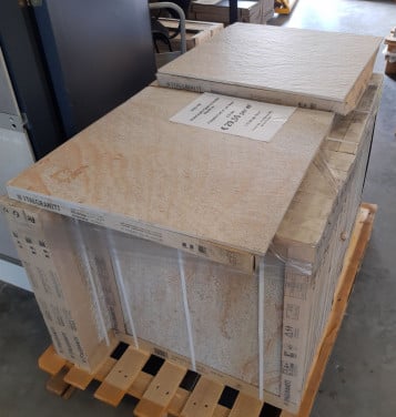 3030-109 ca 20 m² zandkleur tegels, 60x60cm,  per m² van € 51,84 voor
