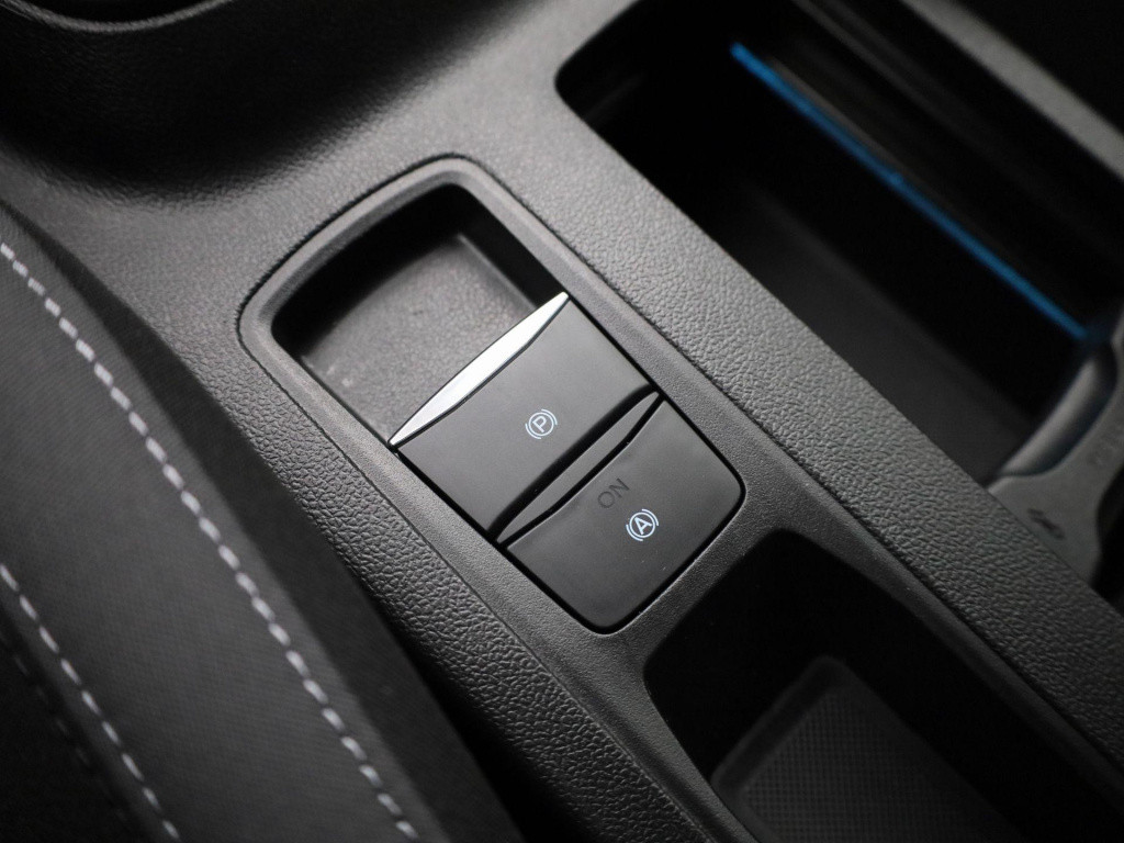 Ford Focus wagon 1.0 ecoboost hybrid trend edition business | cruise contro