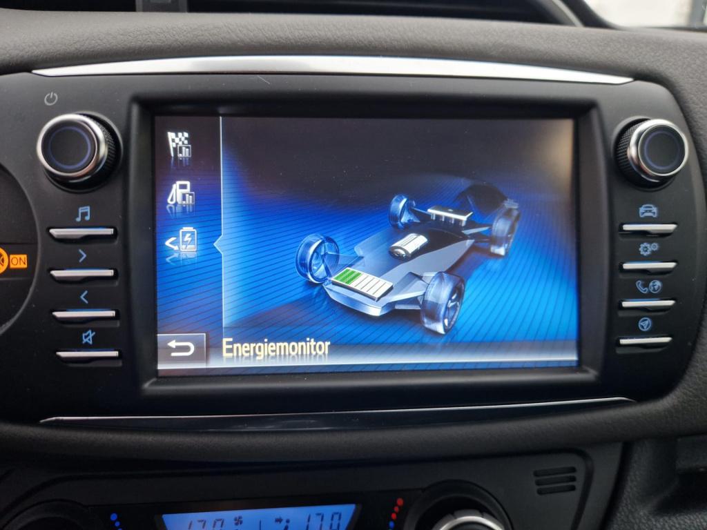 Toyota Yaris 1.5 hybrid dynamic | automaat | navi| rijstrookwaarschuwing | 