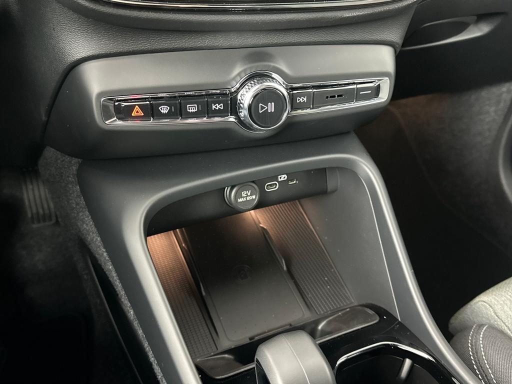 Volvo XC40 b4 204pk plus dark| 360camera| elek.stoelen| h&k sound|
