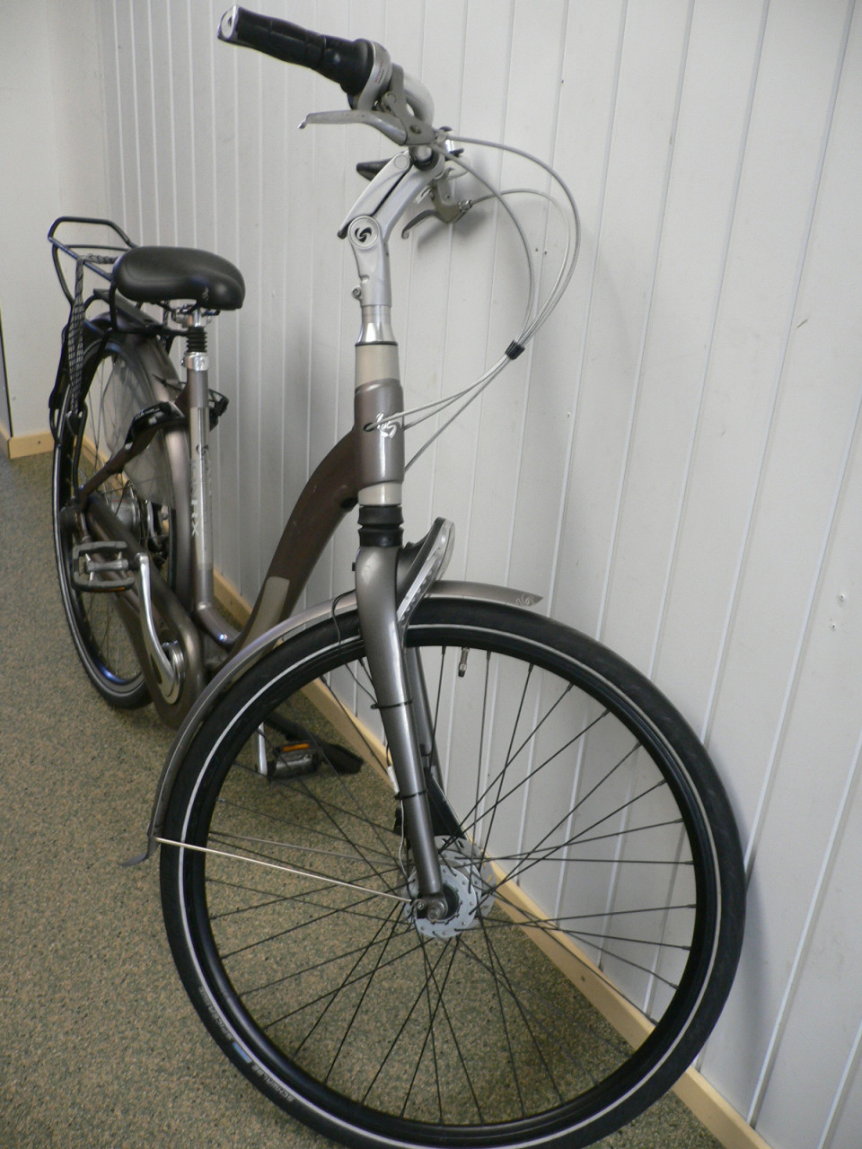 Gebruikte Sparta damesfiets 48cm met verende zadelpen