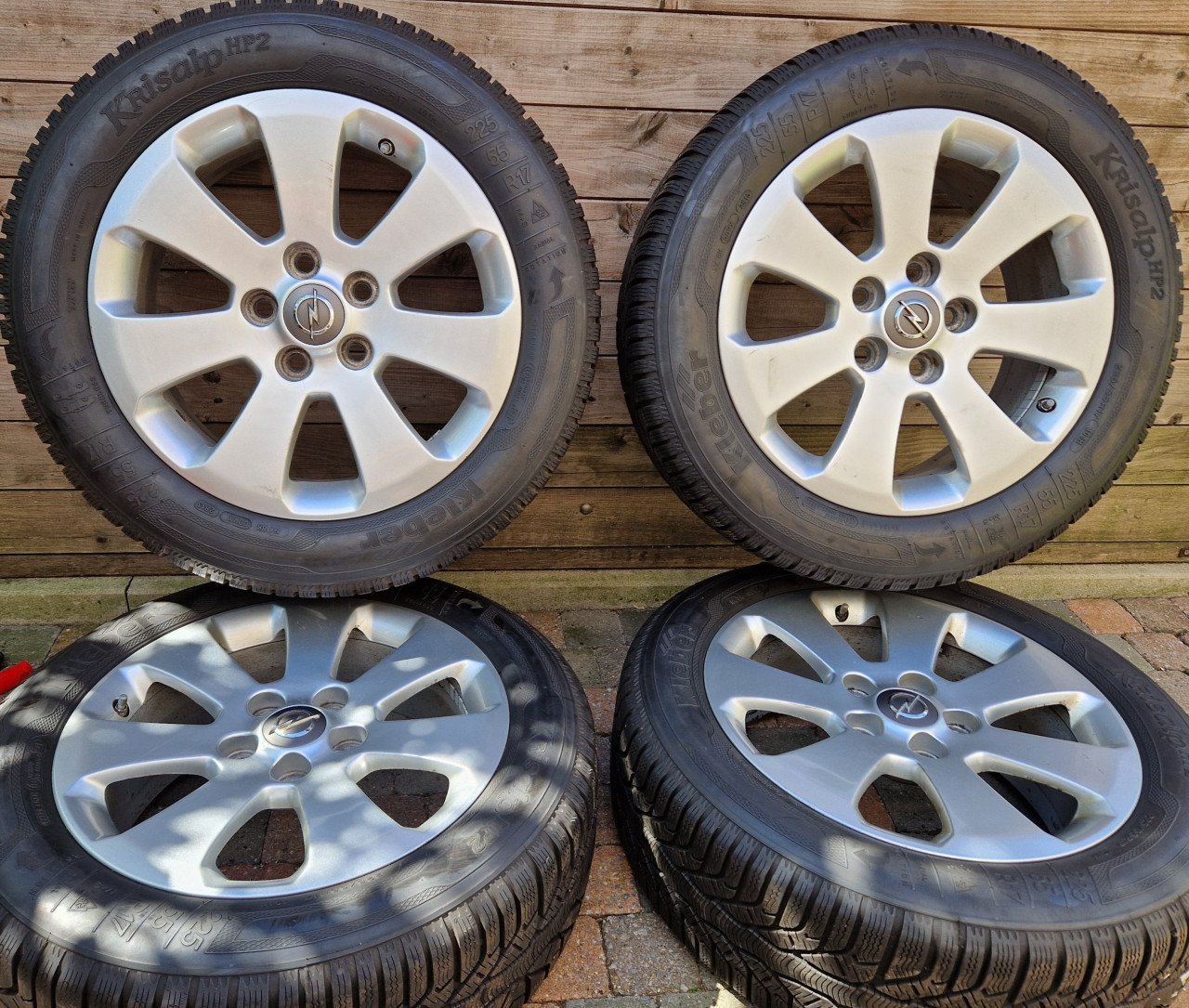 Opel winterbanden met velgen 225 / 55 / R17