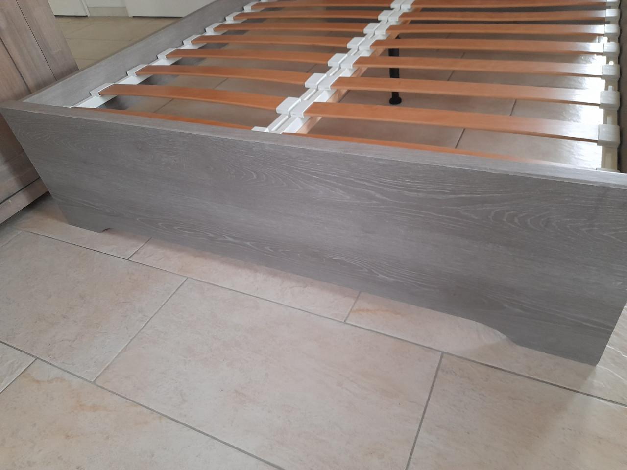 140 x 200  bed (in goede nette staat )