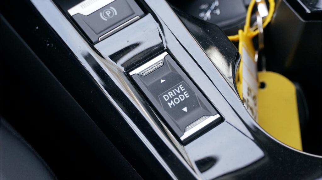 Peugeot 2008 1.2 puretech allure rijklaar incl garantie