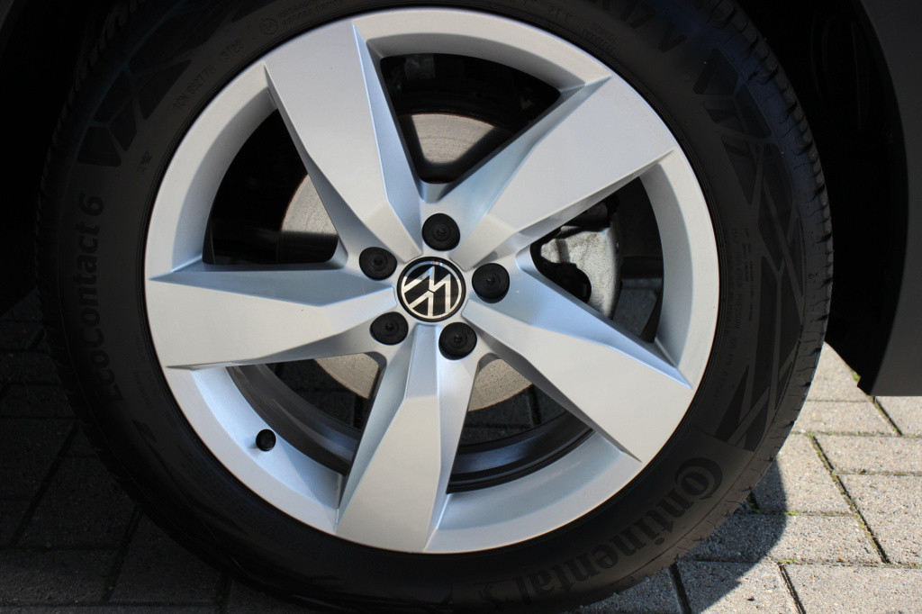 Volkswagen T-cross 1.0 tsi style | navi | acc | stoelverwarming | vir. cock