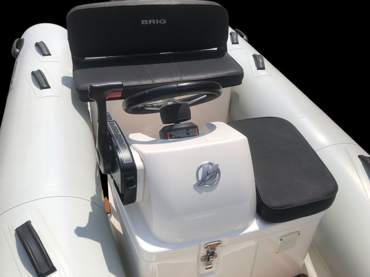 Brig Falcon 330 de Luxe RIB HYPALON met Merury F20 EPT