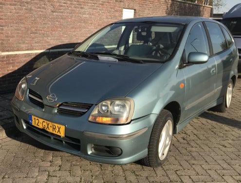 Nissan Almera Tino