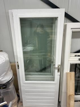 Hardhouten buitendeur