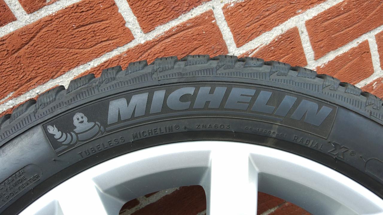 VW Golf Winterbanden + Dijon Velgen 17 inch Orgineel Top Staat