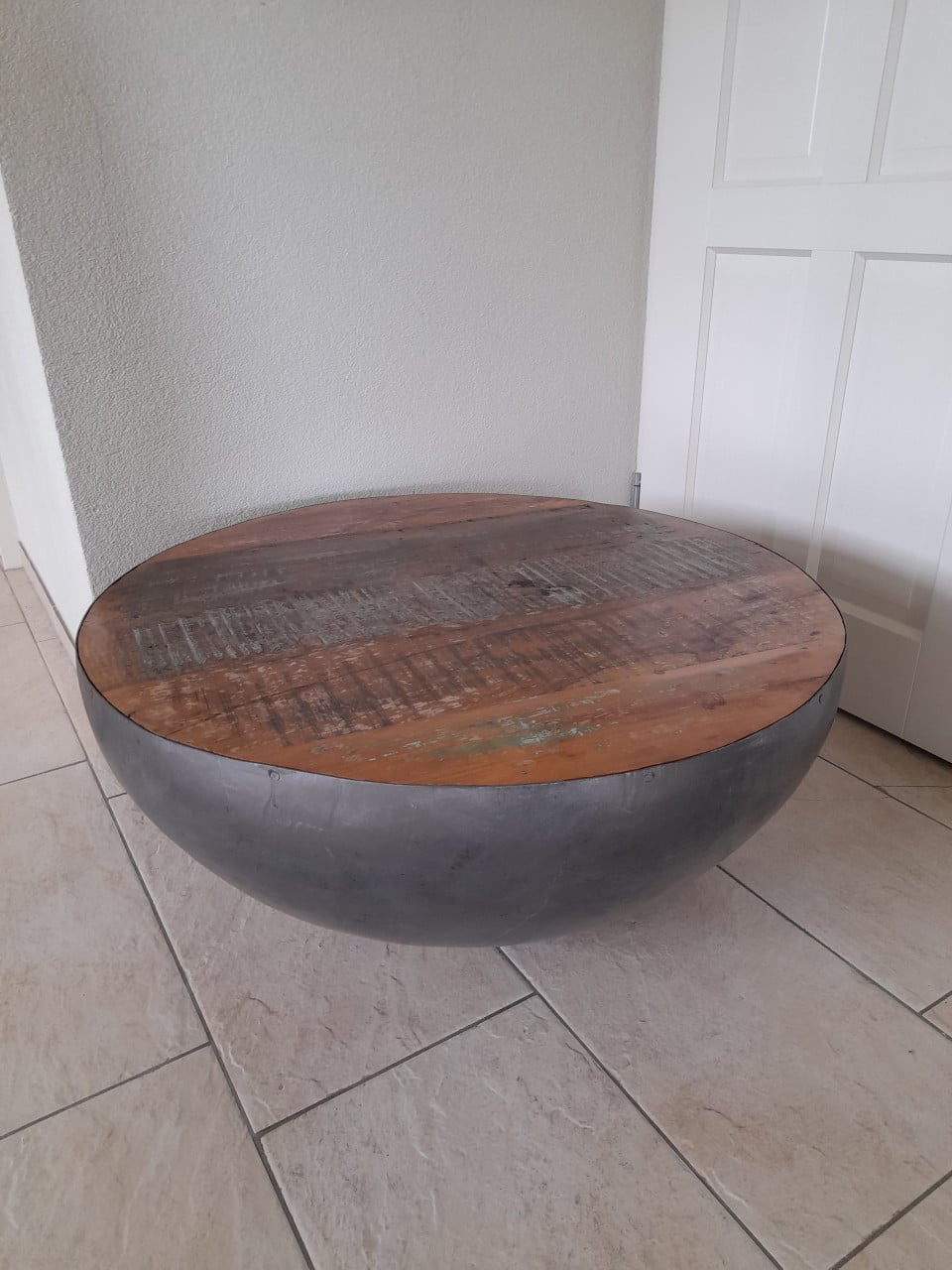 Super gave  design salon tafel 90 x 40H ( in goede nette staat)