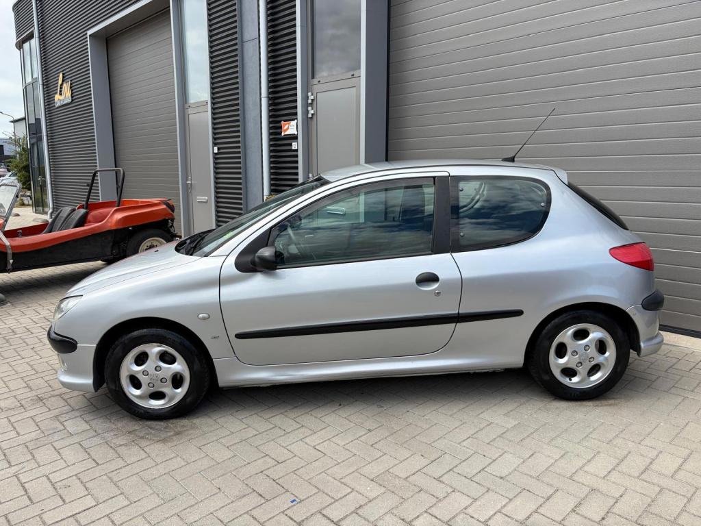Peugeot 206 1.4 xs/inruilkoopje/apk tot december 2026/beginnersauto/