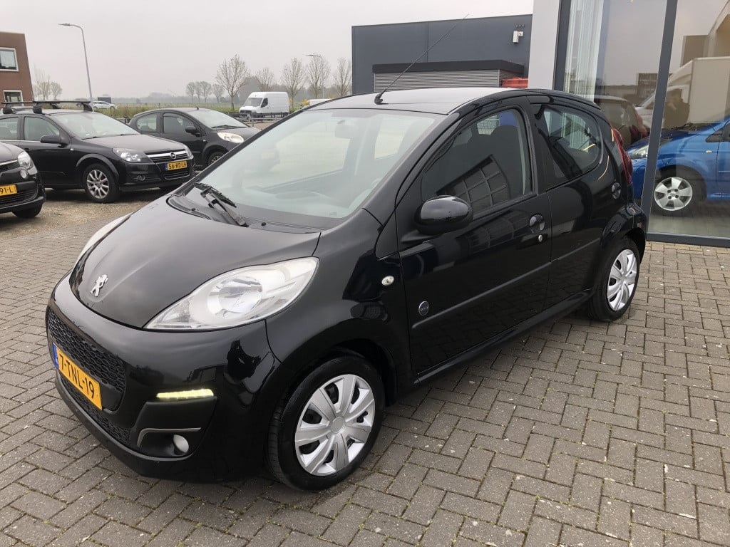 Peugeot 107 1.0 envy 1e eigenaar