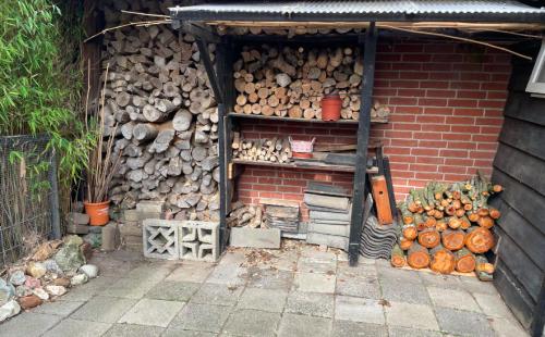 Open haardhout / brandhout (bijna GRATIS) REEDS VERKOCHT..!!!